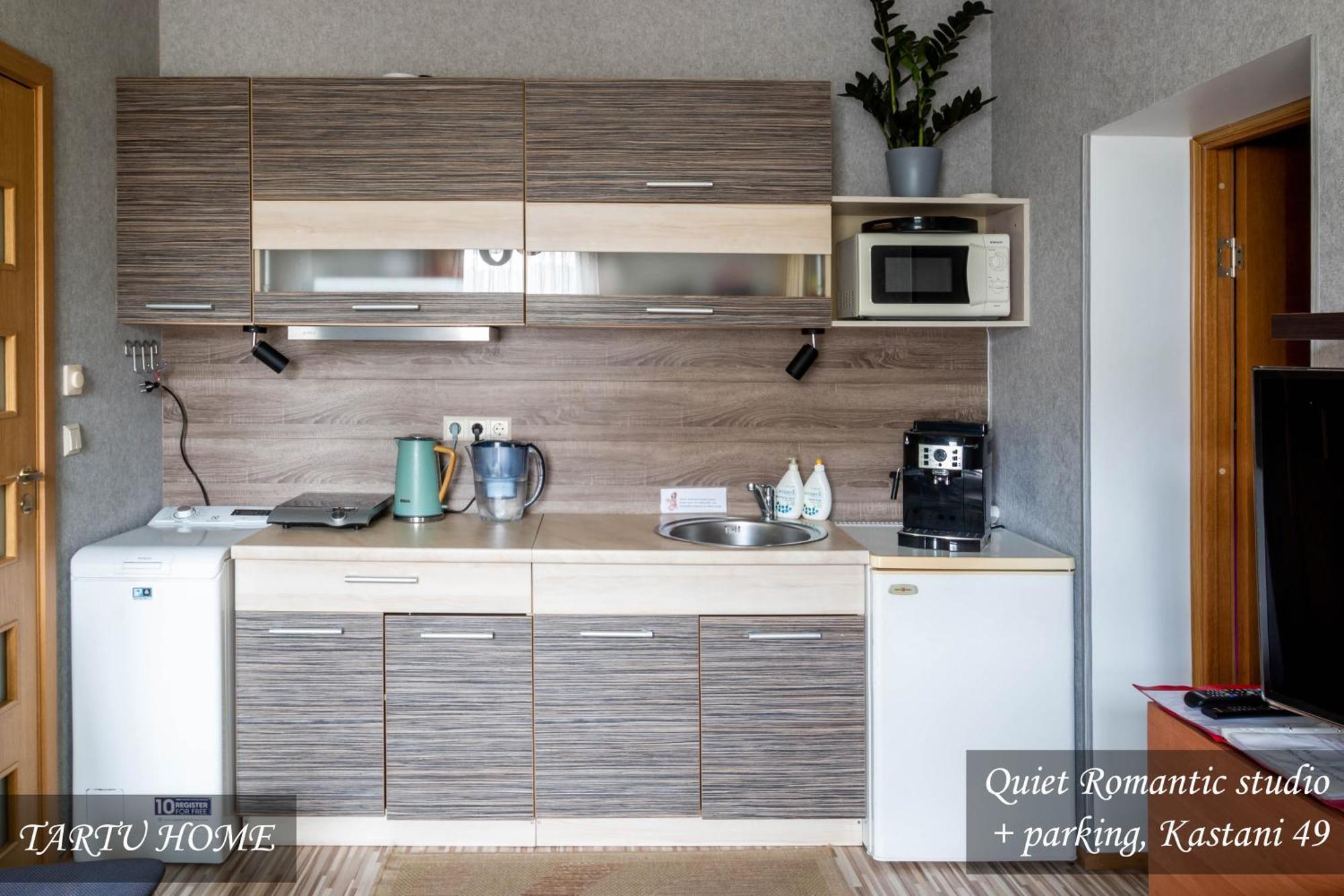 Quiet Romantic Studio Plus Parking, Tartu Home Bagian luar foto